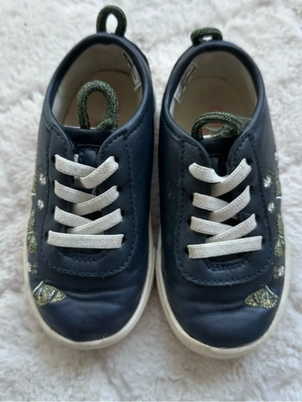 OshKosh B'Gosh | Navy and Green Embroidered Girl's Sugar Sneakers | Size 7